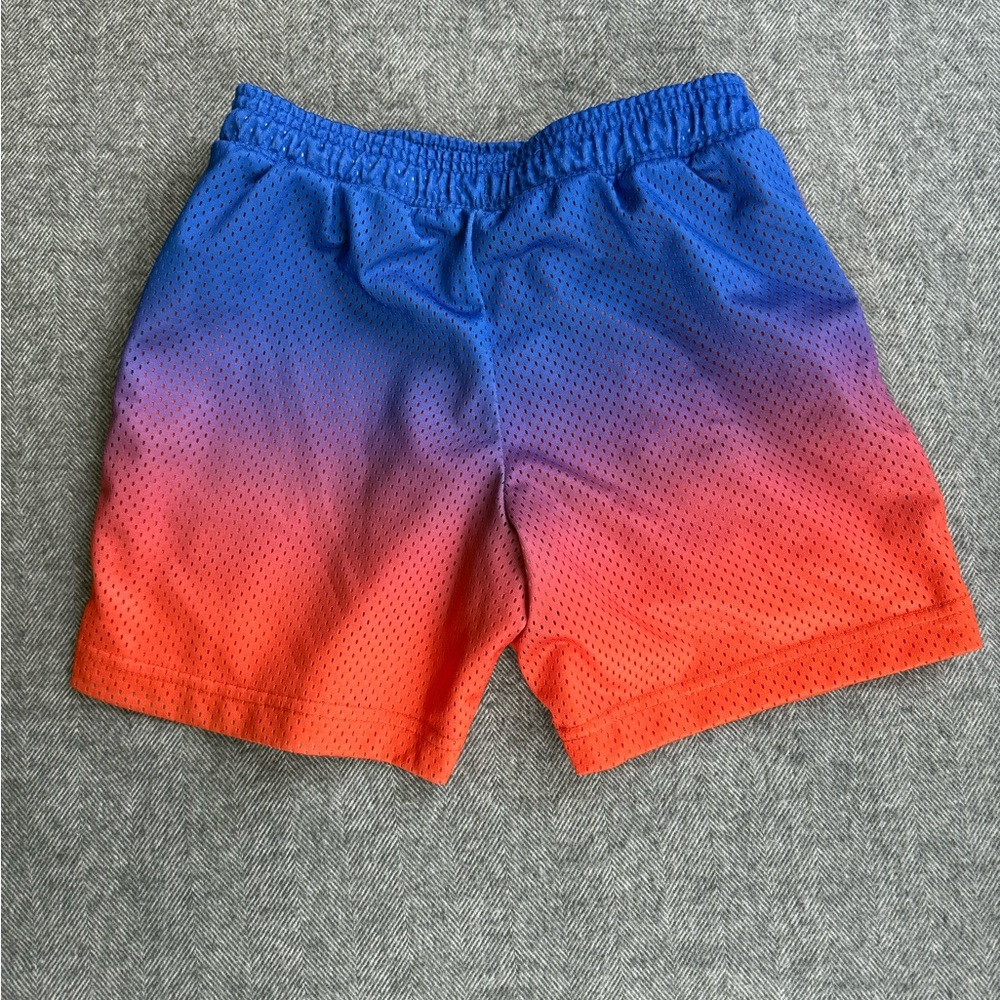 Overtime Gradient Shorts - Picture 2 of 4